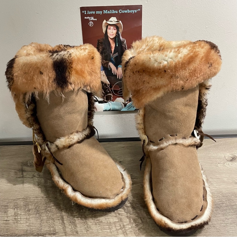 VINTAGE Womens SHEEPSKIN Beige & Brown MALIBU Fur WESTERN Native COWBOY BOOTS  9 - Picture 3 of 7